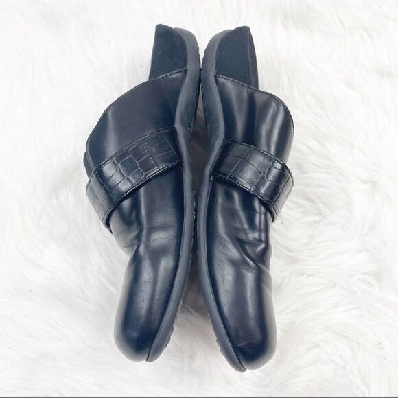 Vionic Marta Buckle Vegan Leather Slip-On Clog - Picture 5 of 7